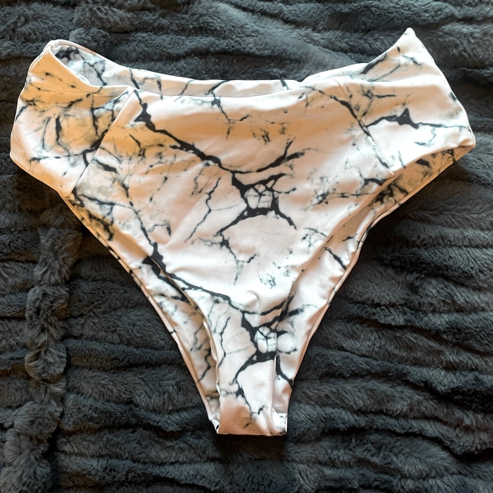 ZAFUL marble design high waisted bathing suit bottoms.